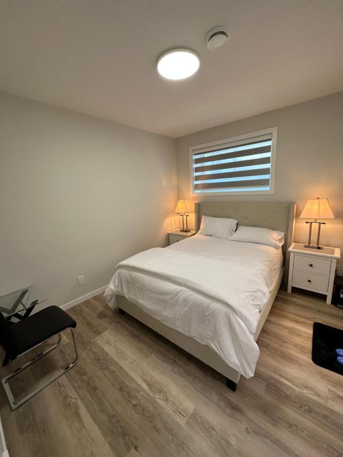 2 Bedroom 2 Washrooms Brand New Beautiful & Cozy Suite YYC Esterno foto