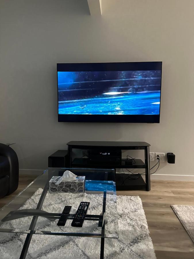2 Bedroom 2 Washrooms Brand New Beautiful & Cozy Suite YYC Esterno foto