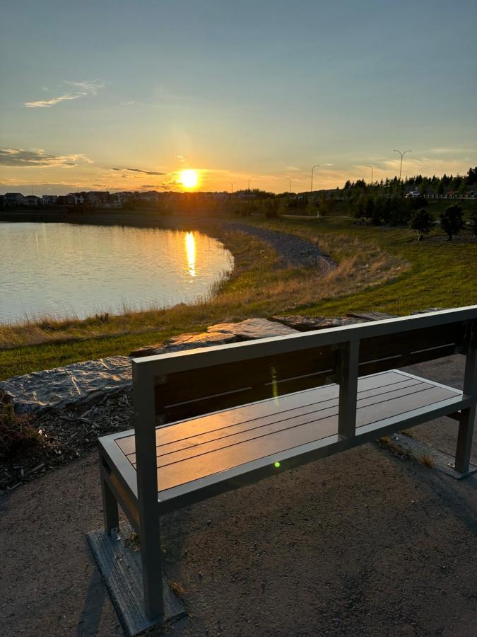 2 Bedroom 2 Washrooms Brand New Beautiful & Cozy Suite YYC Esterno foto