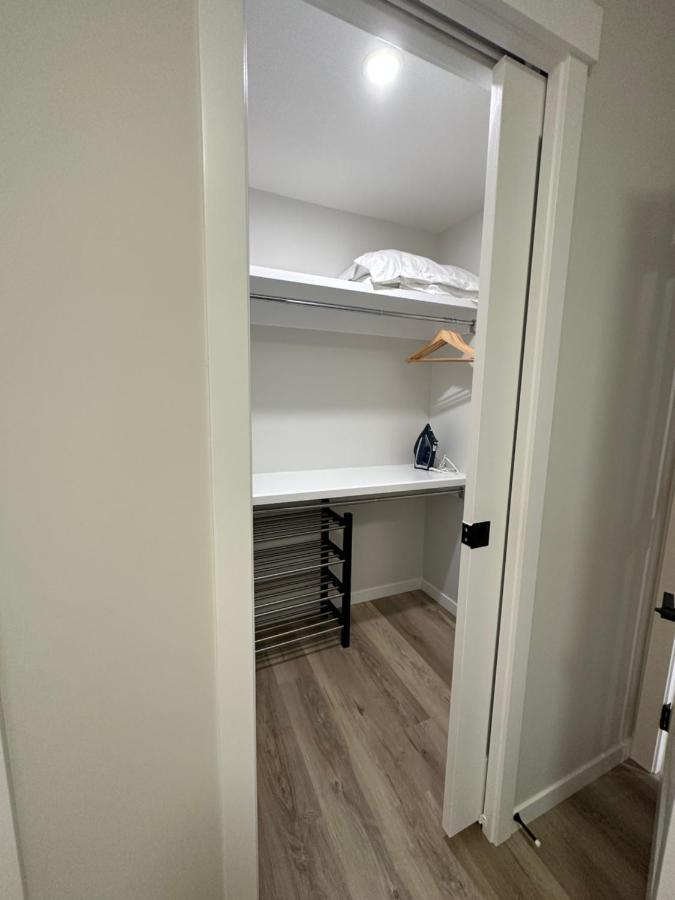 2 Bedroom 2 Washrooms Brand New Beautiful & Cozy Suite YYC Esterno foto