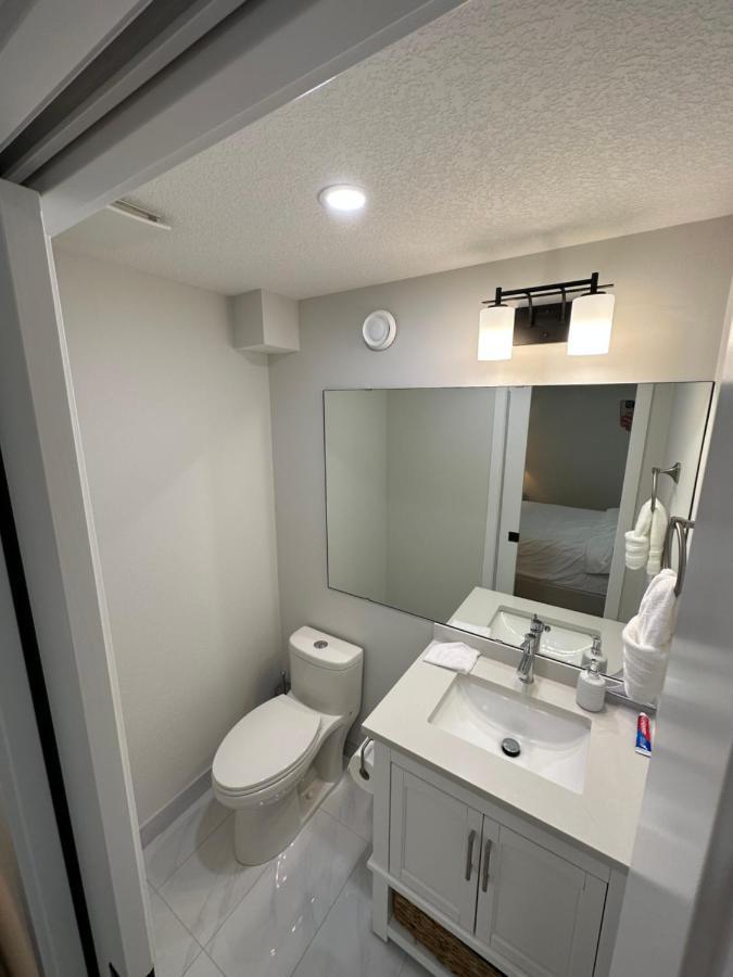 2 Bedroom 2 Washrooms Brand New Beautiful & Cozy Suite YYC Esterno foto